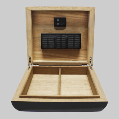 Open humidor F-5300 Black 25 cigar count.