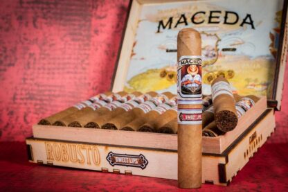Sweet Lips Connecticut Robusto - Image 2