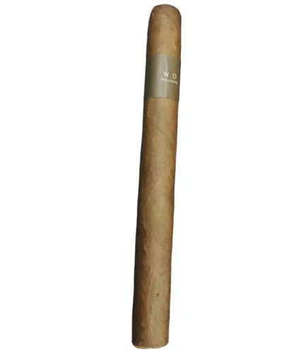 Close-up of W & D Sweet Tip Churchill showcasing sweetened cap.
