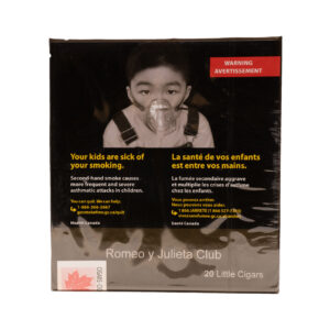 A single Romeo y Julieta Club cigarillo with a natural wrapper, placed on a wooden surface.
